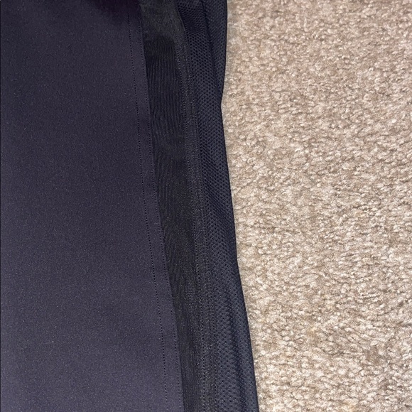Lululemon Athletica Black Leggings 25 inch inseam, like new - Picture 5 of 7